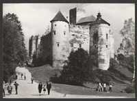 pocztówka - Niedzica 1969 - zamek nad Dunajcem - turyści