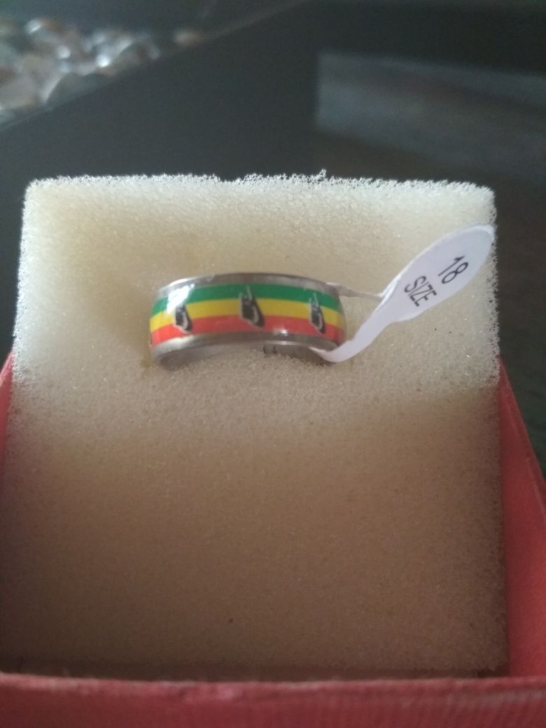 Obrączka z napisem stal chirurgiczna 316 L