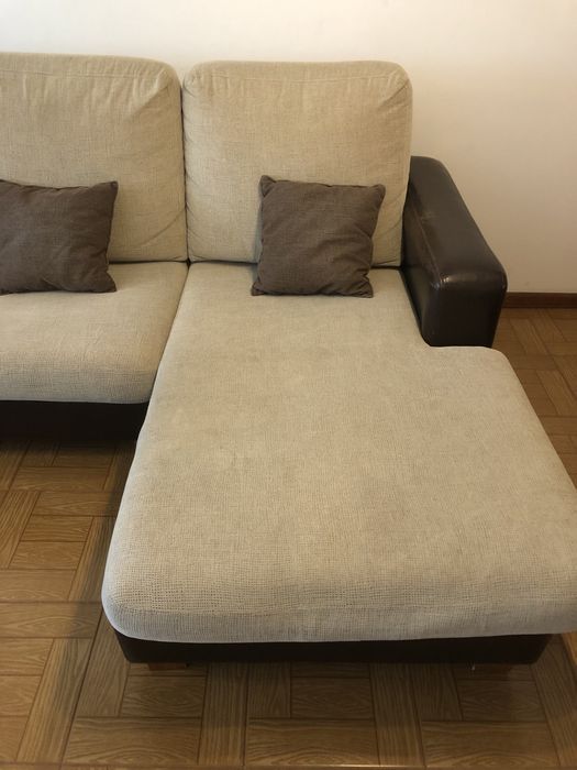 Sofá com chaise longue