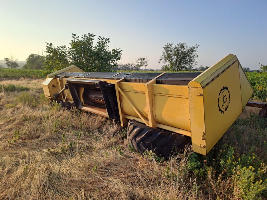 Зерно збиральний комбаін