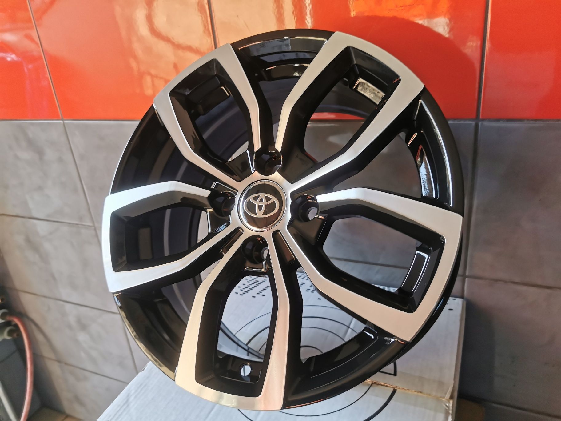 Felgi 15" 4x100 Toyota Yaris Suzuki Opel Peugeot Honda Kia Nissan