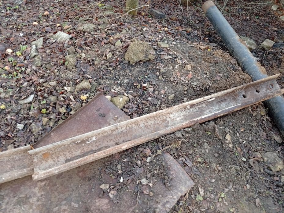 Продам рельсы 3 куска 1.60м, 1.70м и 1.80 и 1.80