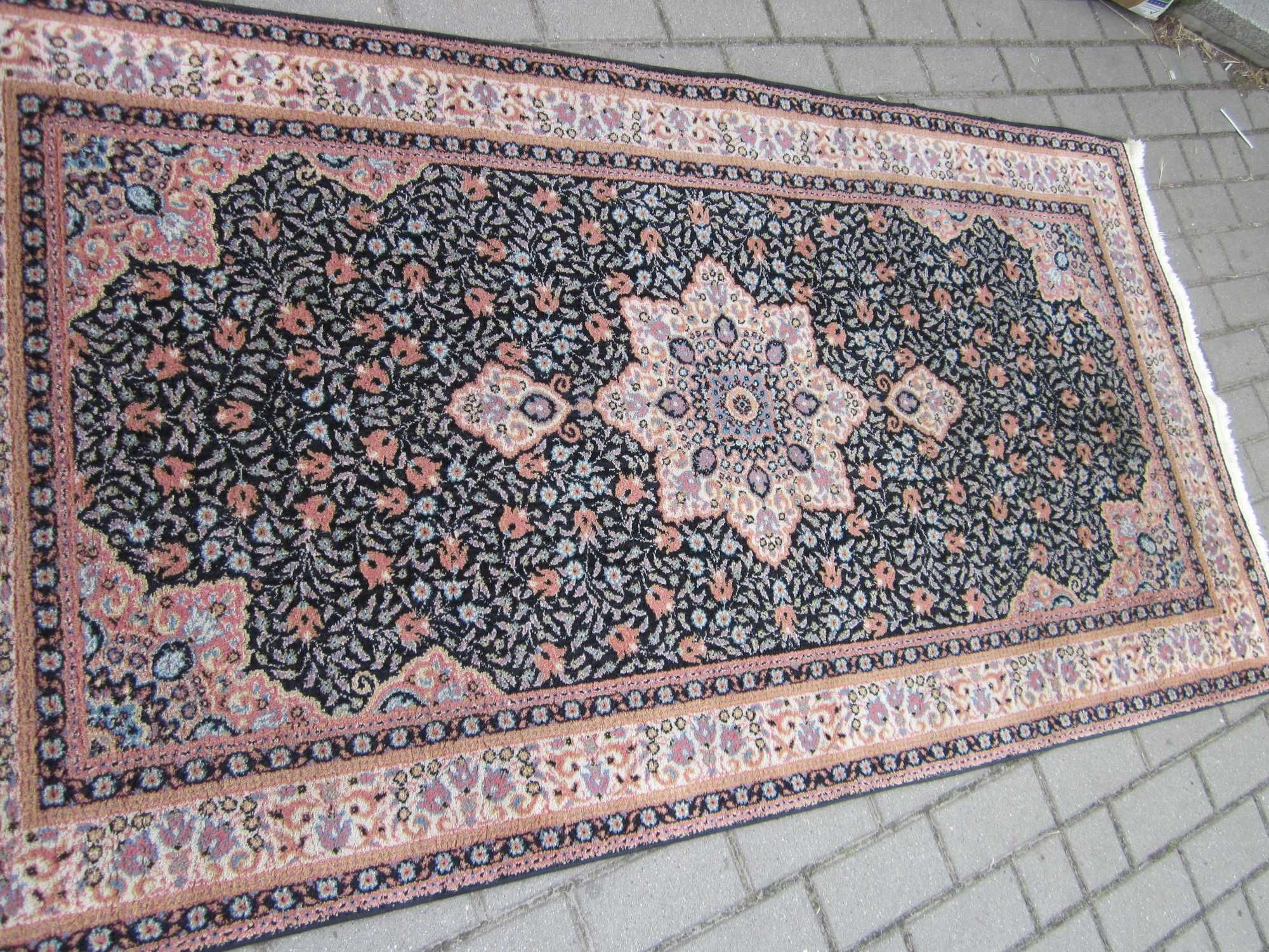 dywan wełniany maszynowy made in Turkey WyczYSZczOnY