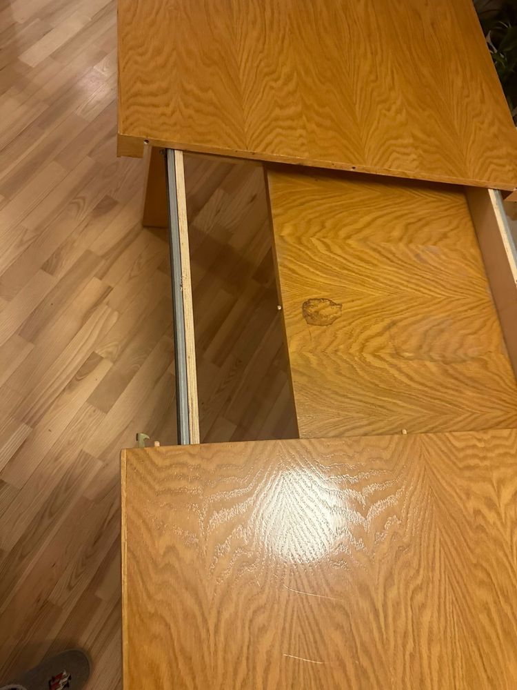 Stół rozkładany lity drewniany lakierowany