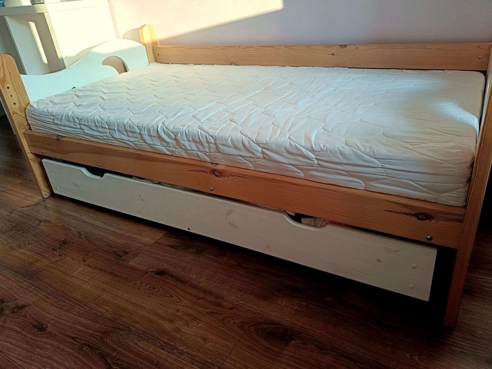 Łóżko dziecięce 80x160 z szufladą i materacem

- wymiar pod materac: