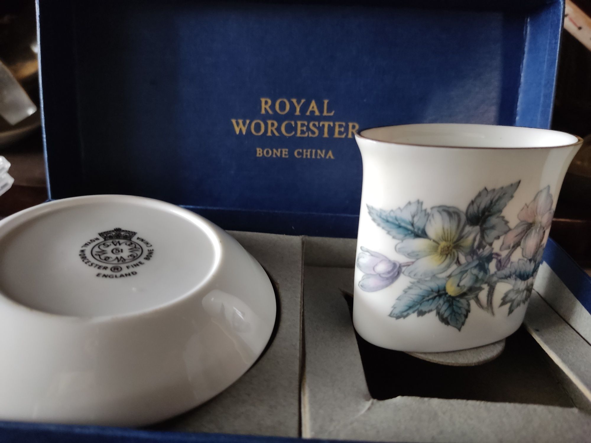 Conjunto Vintage Royal Worcester Fine Bone China