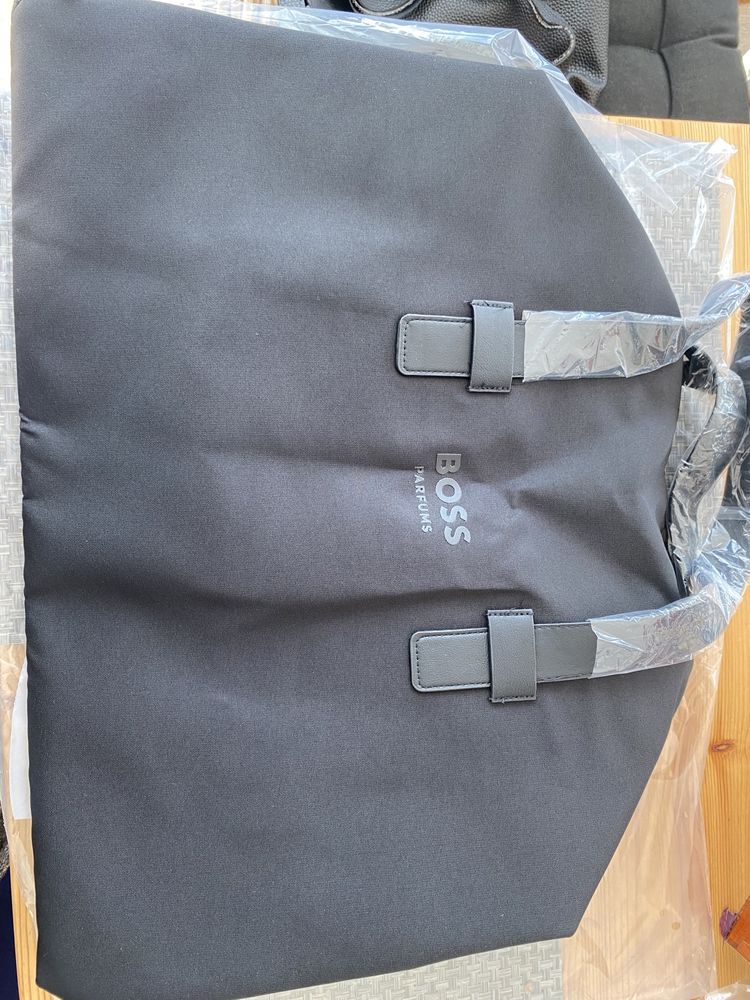 Hugo boss - idealna torba podrozna