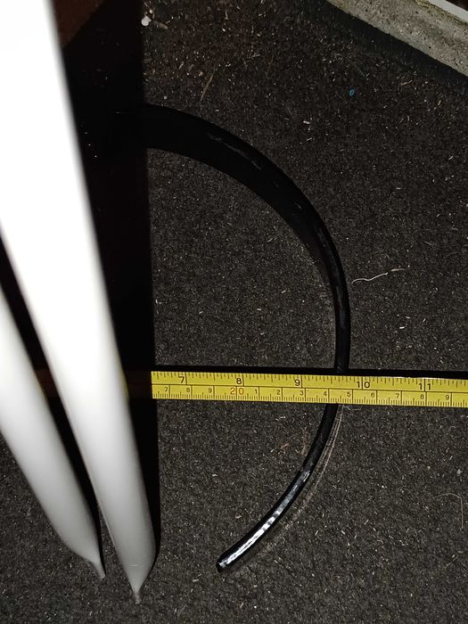 Candeeiro de pé e suportes metálicos