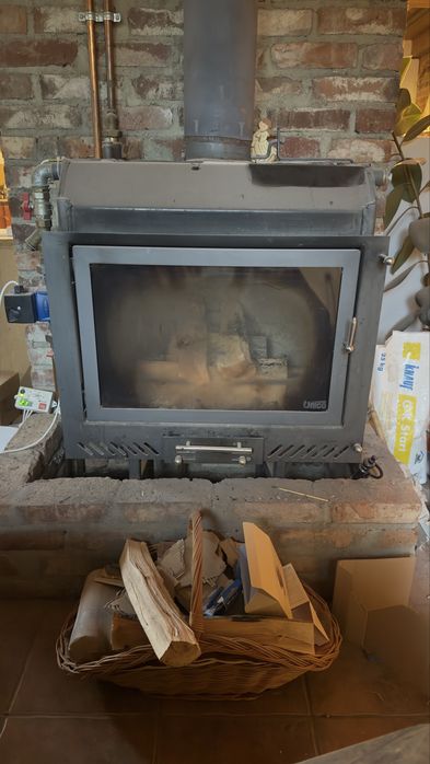 Kominek UNICO NEPTUN z płaszczem wodnym – sprawny, 12 kW