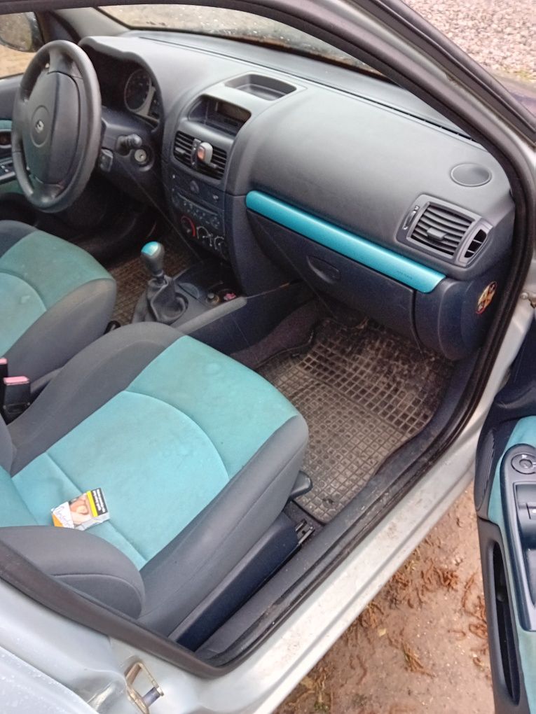 Renault Clio 2002r 1.5dci spalanie4,5l ropy na 100km zamiana