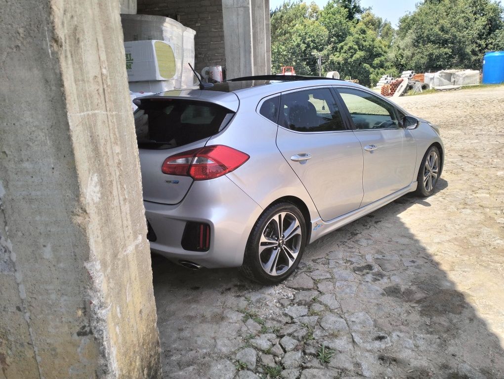 Kia C'eed GT line 1,6 (diesel), 136 cv