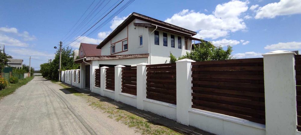 Оренда будинку с генератором та укриттям в с. Проців, 200 м.кв.