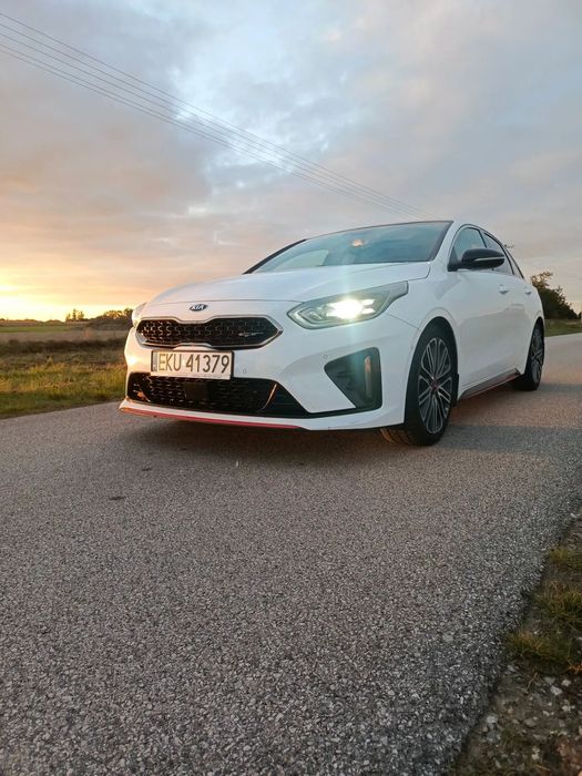 Kia ProCeed GT 1.6 T-GDI 204KM salon Polska