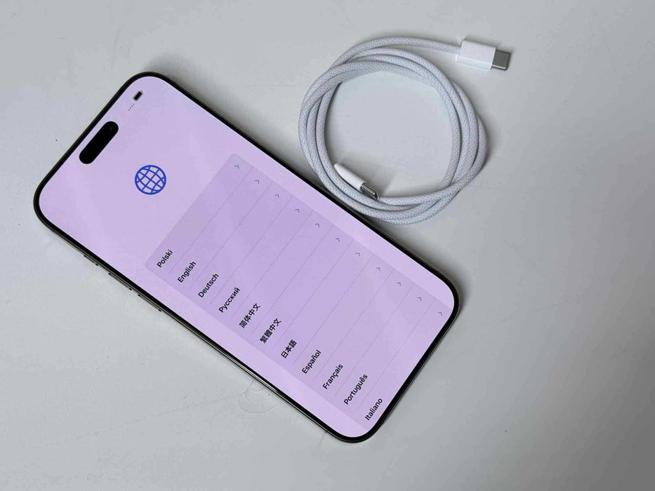 Apple iPhone 16 Pro Max 256Gb + kabel USB GW.