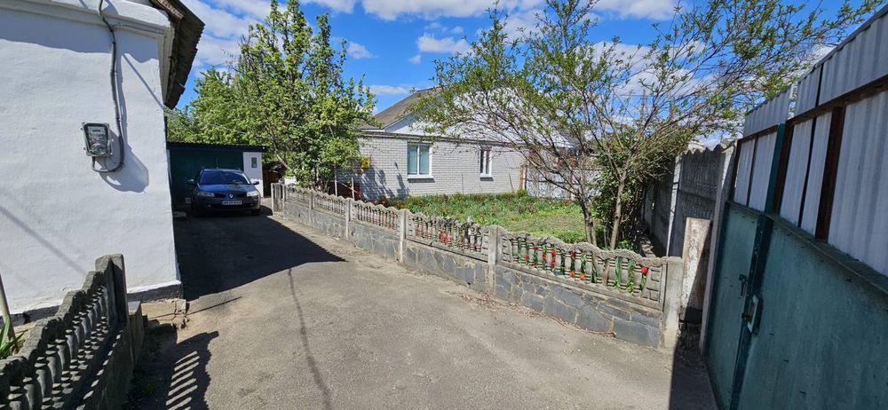 Продається частина будинку Крошня