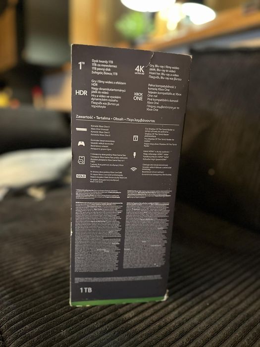 Konsola Xbox One X +pad+gry