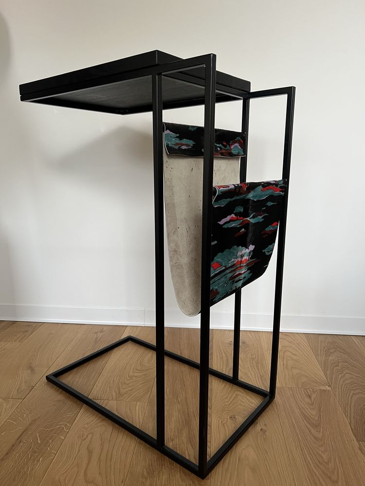 Designerski stolik kawowy pomocnik z litego drewna unikat