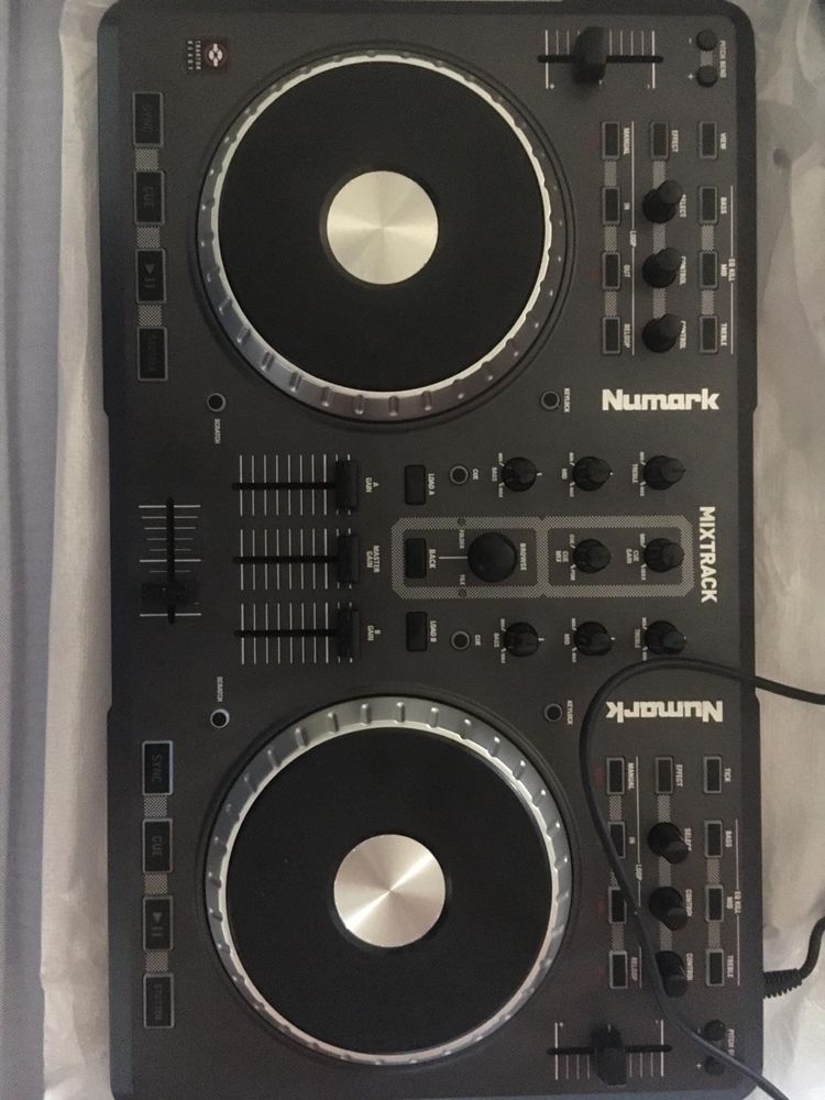 Numark Mixtrack…