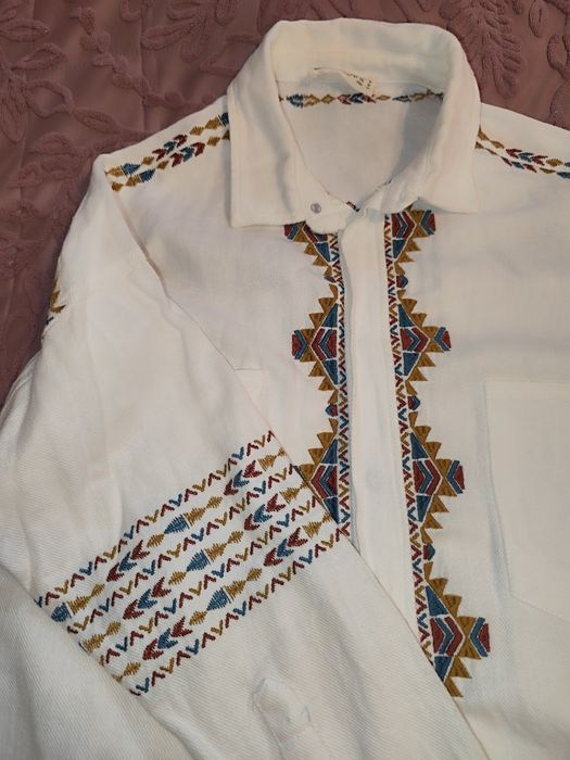Сорочка з вишивкою, розмір М, в ідеальному стані