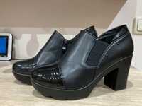 Eleganckie buty damskie na platformie i grubym slupku r40 (25cm)