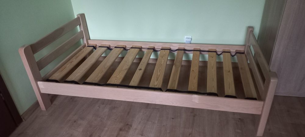Łóżko 90x180 z materacem