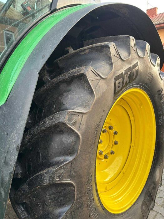 John Deere 6140R , 6150R