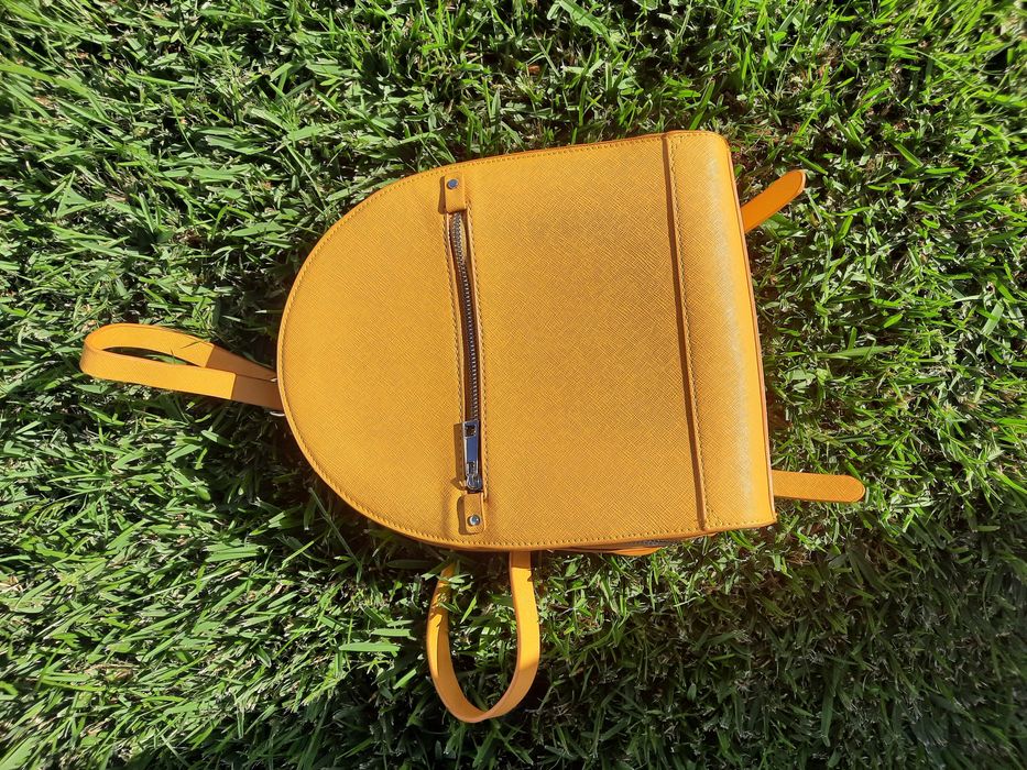 Mochila Zara cor mostarda