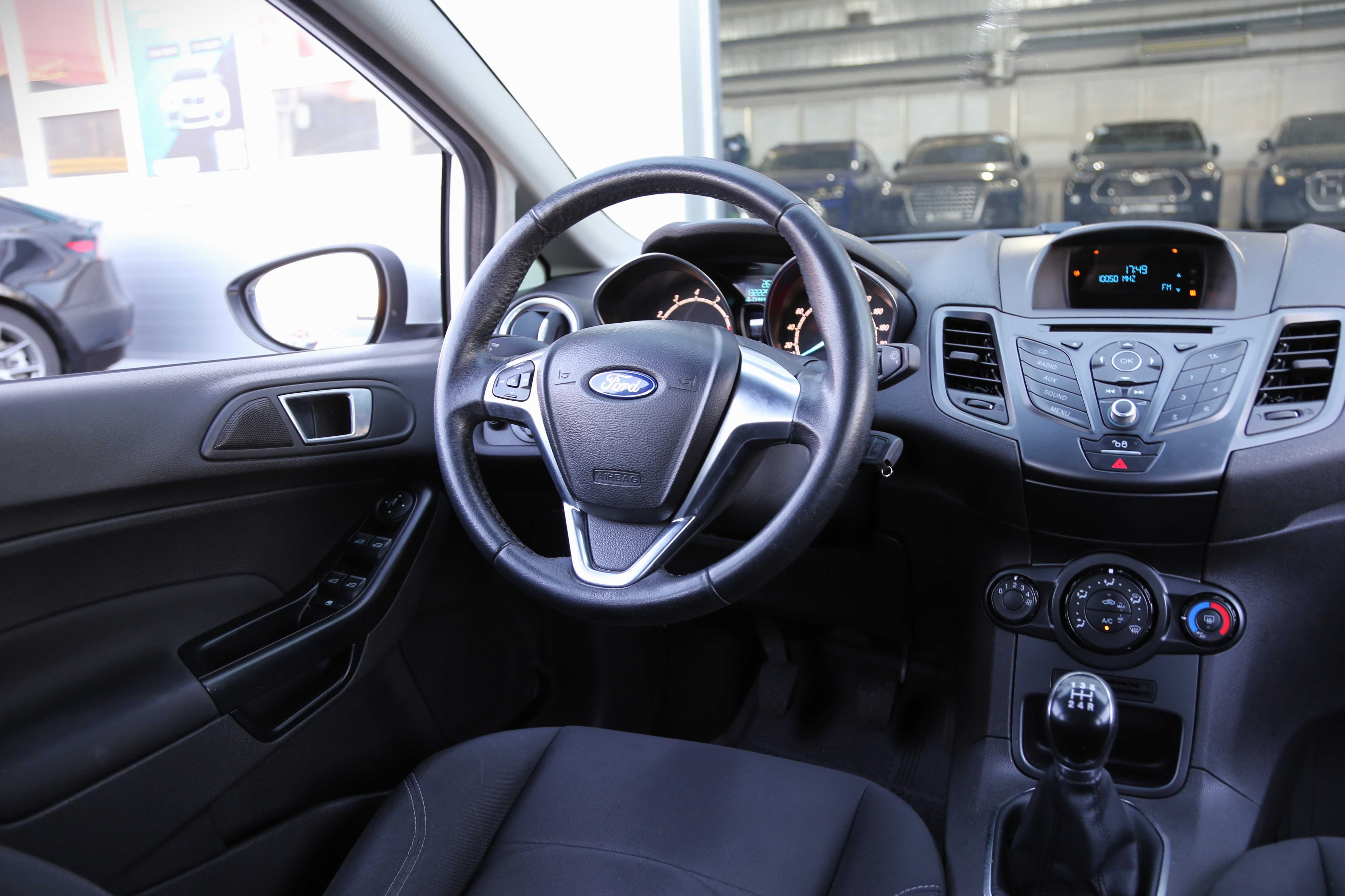 Офіційний Ford Fiesta 2015 року