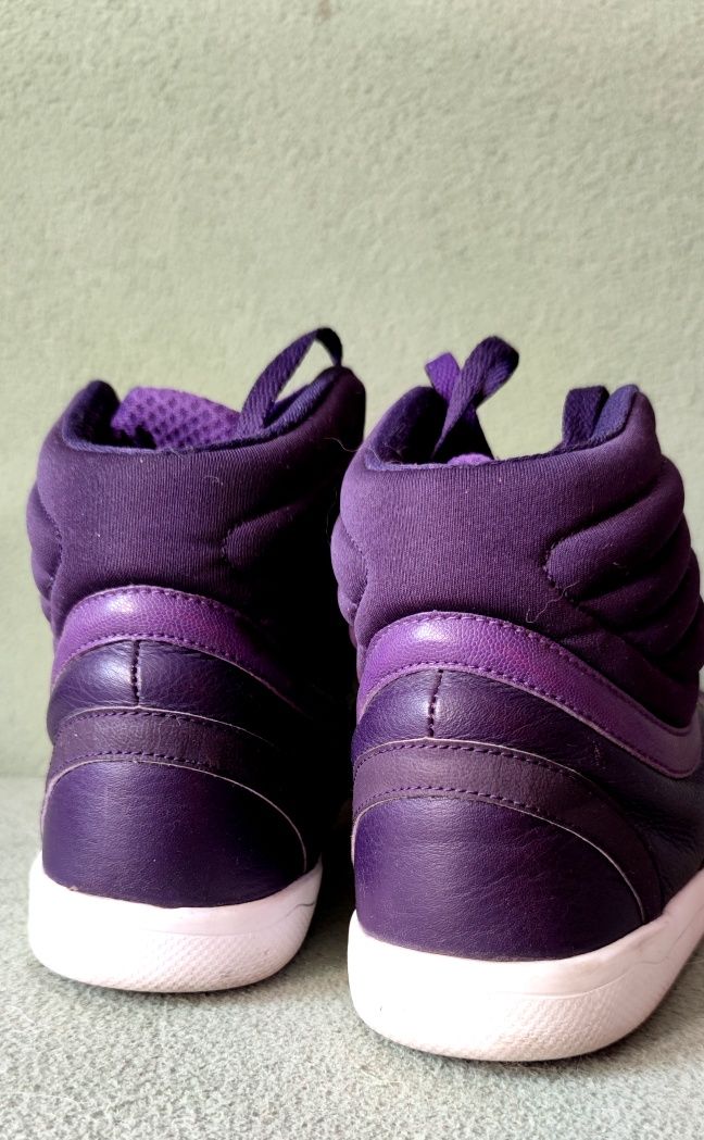 Buty Adidas Performance Neo rozmiar 42. Solidne skórzane buty.
