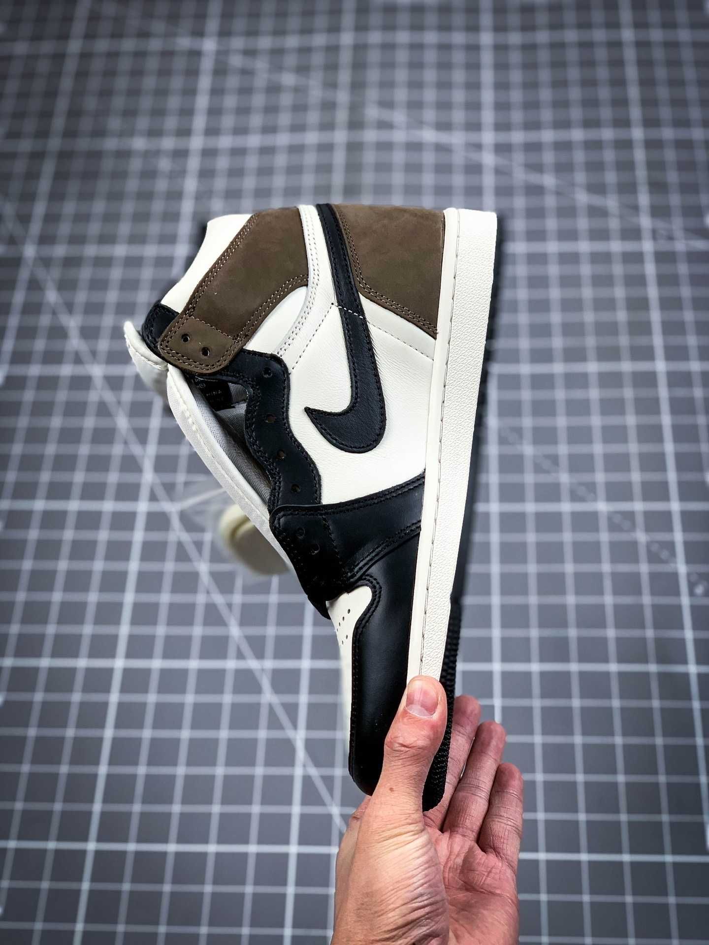 Travis Scott x Air Jordan 1 Retro High OG “Dark Mocha”