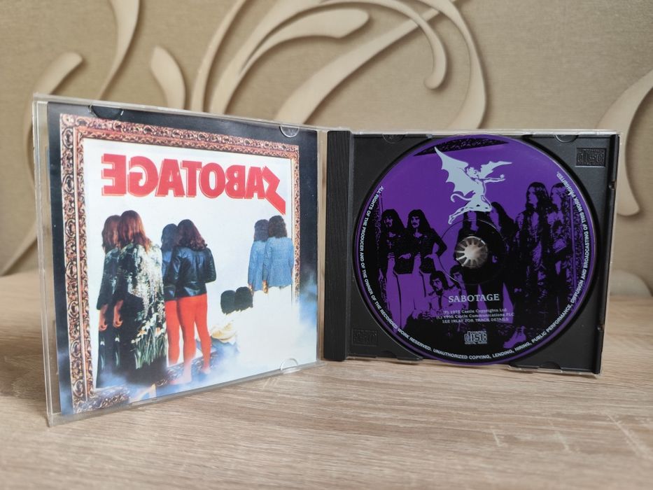 CD диски, Black Sabbath, Pantera, Sex Pistols..