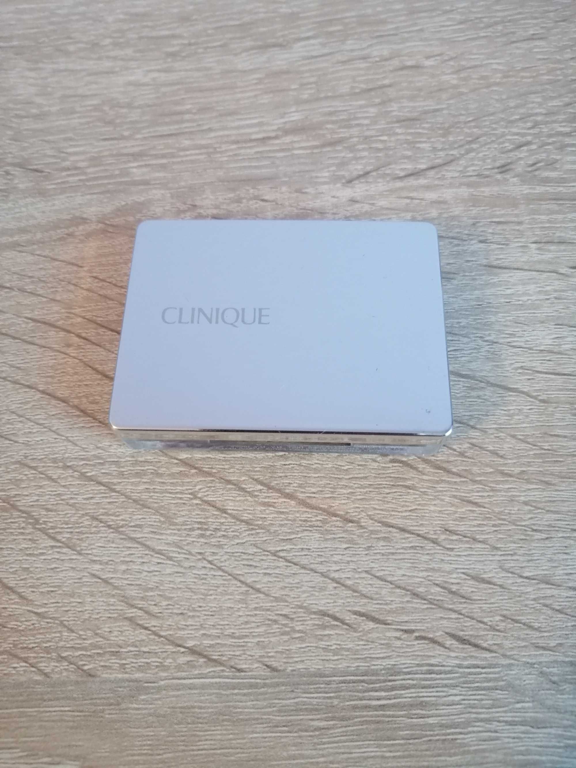 Clinique cień fioletowy do powiek
