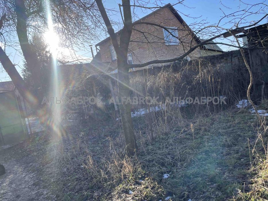 Продажа участка и два дачных дома в Оболонском районе г Киева!!