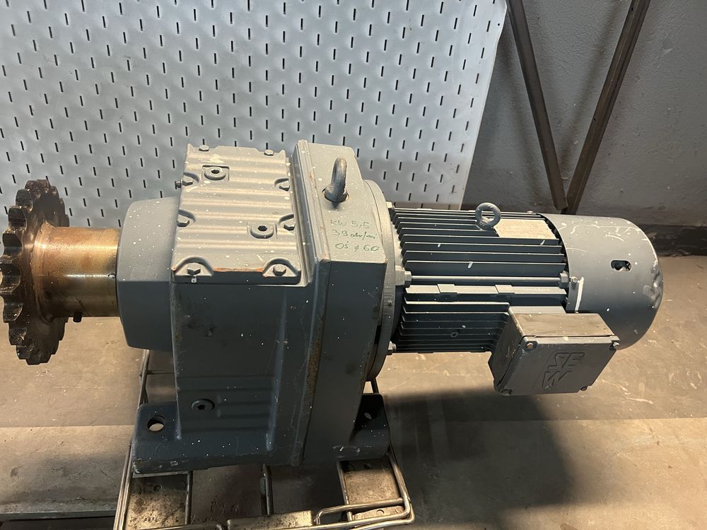 Motoreduktor sew 5.5 kw  39 obr