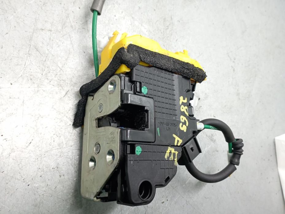 Fechadura / fecho porta frente esquerdo HYUNDAI i30 (GD)