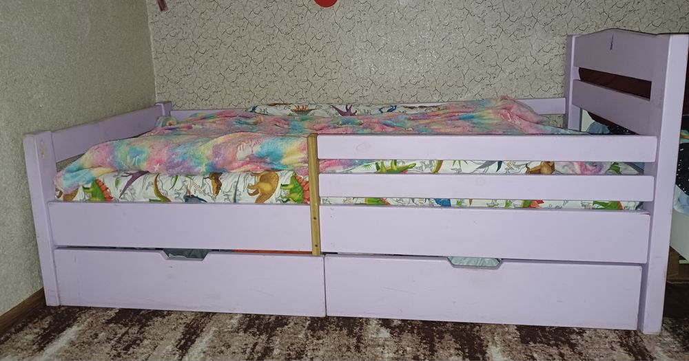 Кровать натуральное дерево