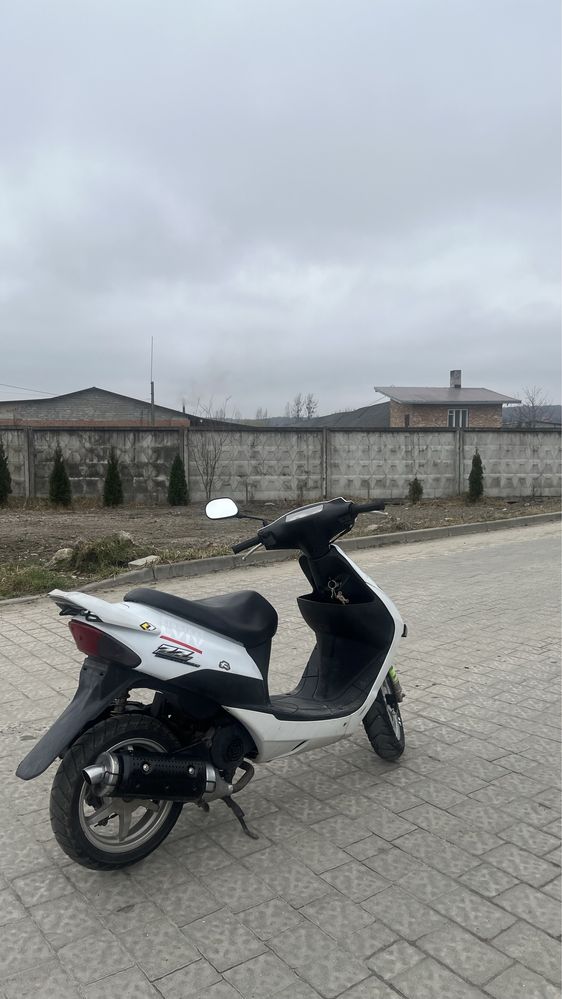 Скутер Suzuki zz inch up sport