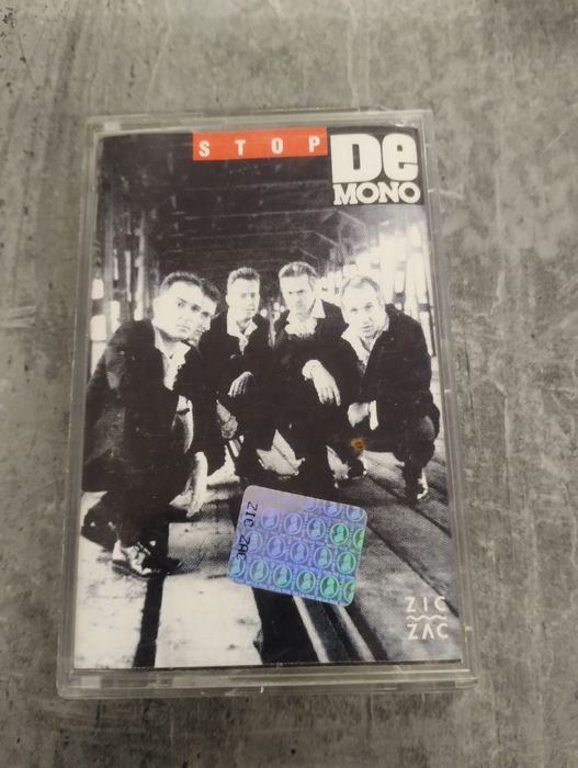 De mono kaseta magnetofonowa