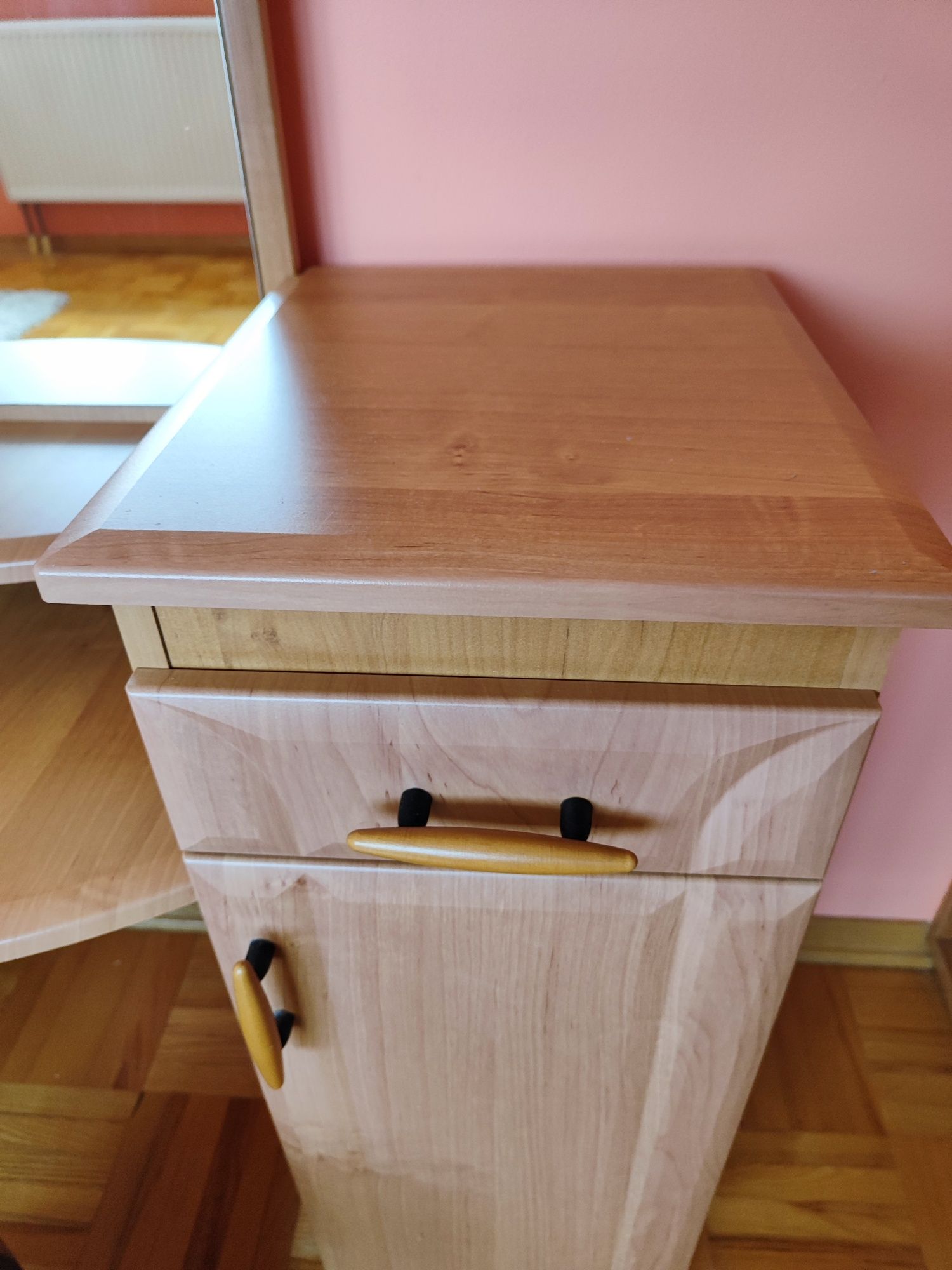 Toaletka z lustrem + pufa