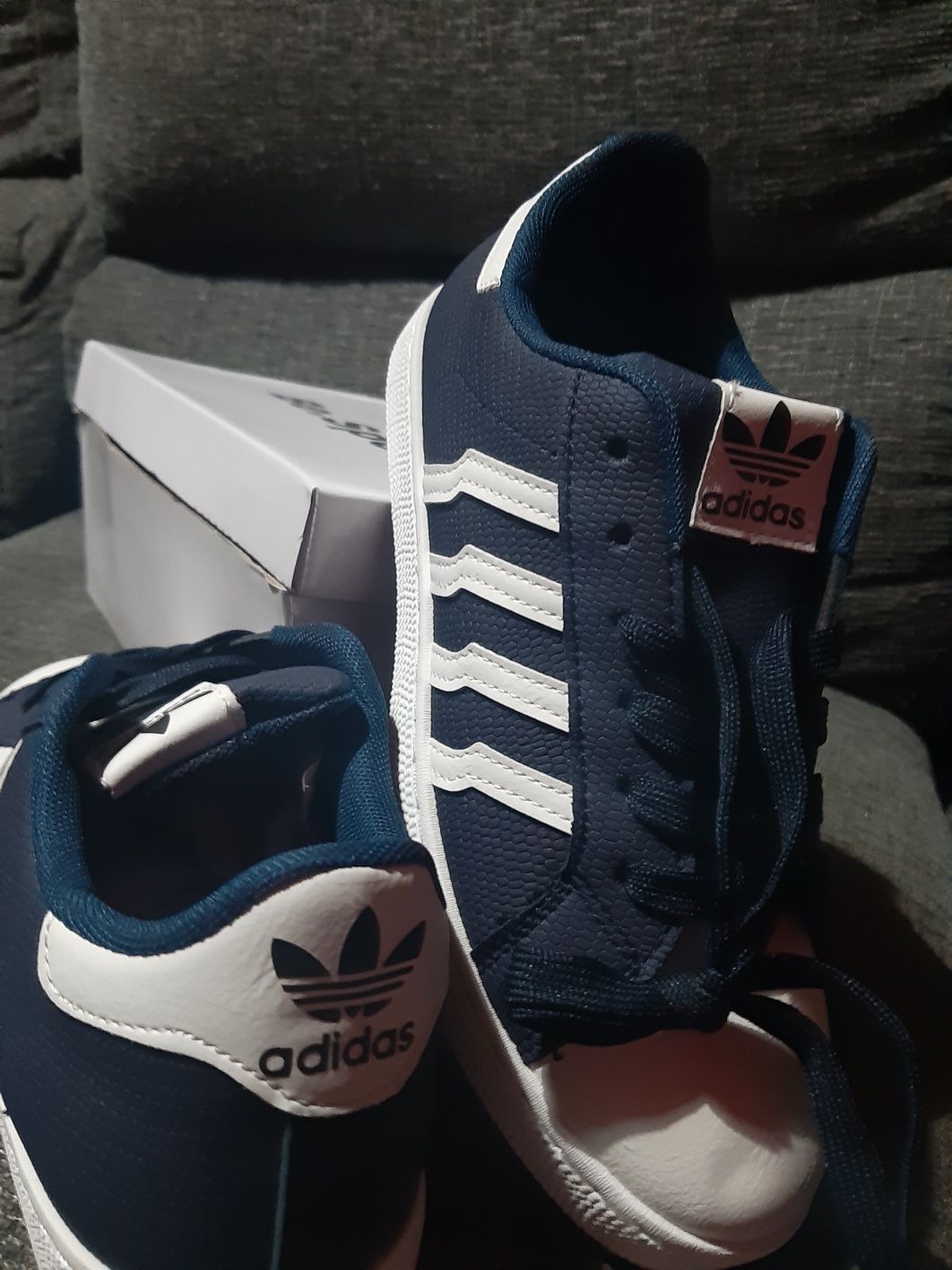 Sapatilhas adidas novas nunca usadas