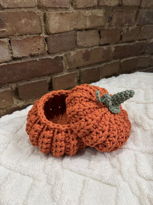 Koszyk na szydelku Dynia