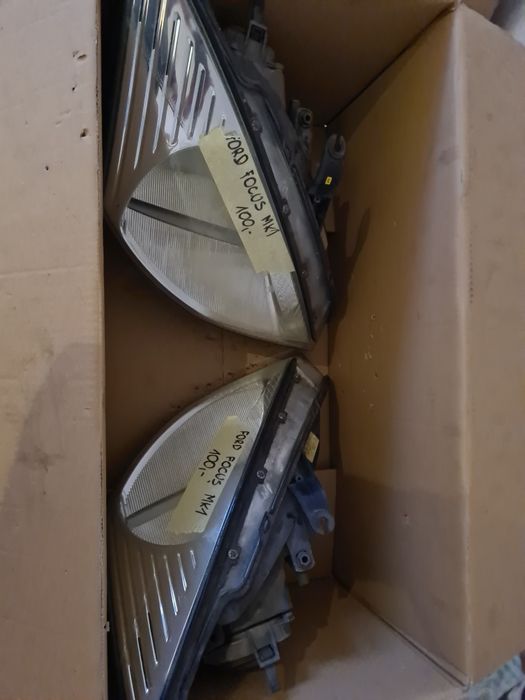 Lampą przód przednia prawa lewa Ford Focus MK1