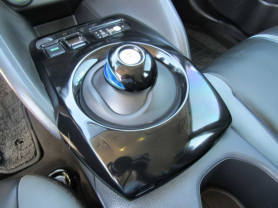 Nissan LEAF      2019