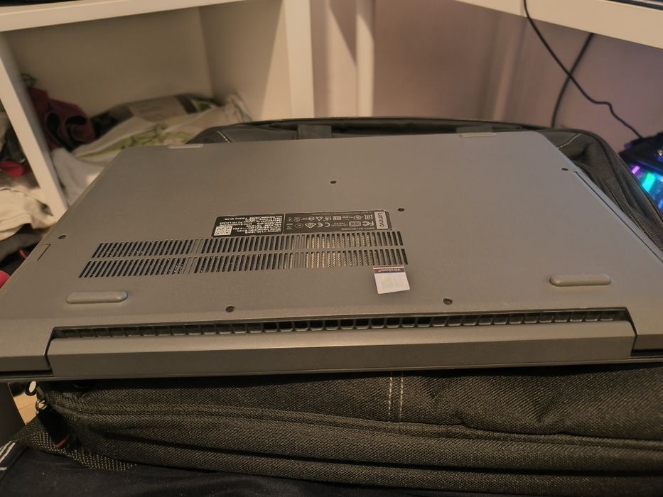 5 akcesorów gratis + Laptop Lenovo V130-15IKB