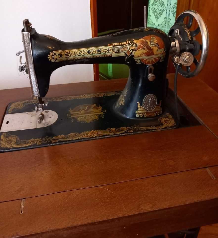 Máquina de costura antiga Singer