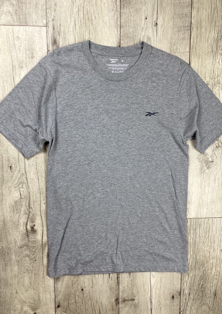 Reebok футболка S размер спортивный серый оригинал