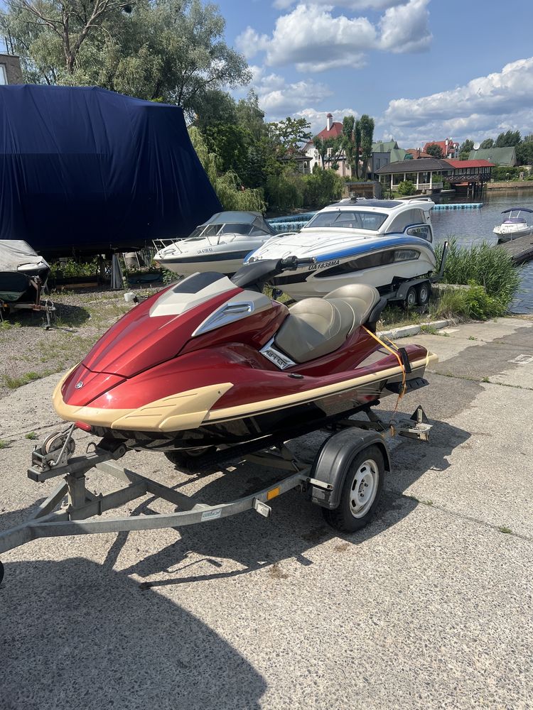 Yamaha FX1800 215лс