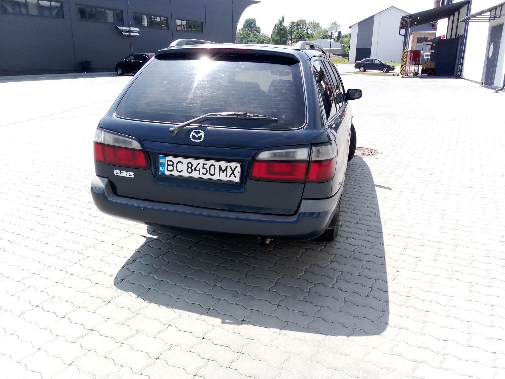 Машина Mazda 626 універсал пятидверний