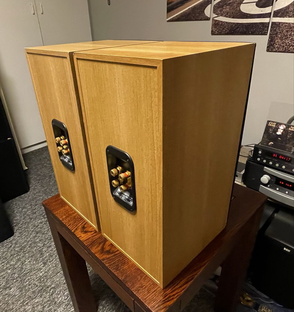 Kolumny podstawkowe monitory Bowers & Wilkins DM602 S3