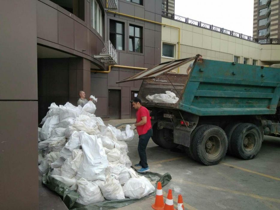 Вывоз строймусора. Услуги самосвала. Бортовой автомобиль.Открытое авто